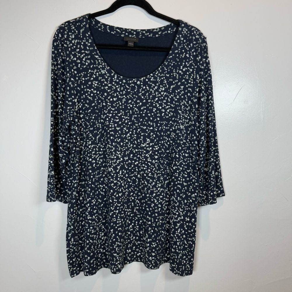J.Jill Wearever Collection Navy Blue with White and Sage Green Blouse Size Large